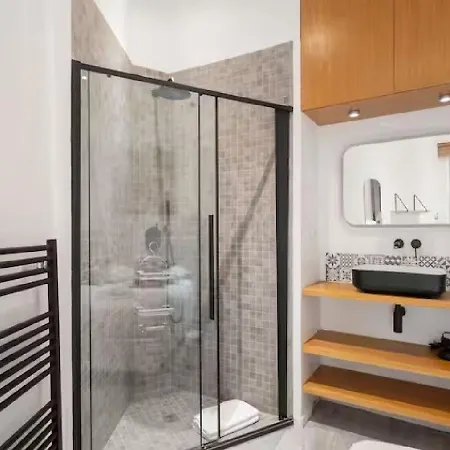 Parenthese Elegante Au Centre De * كان